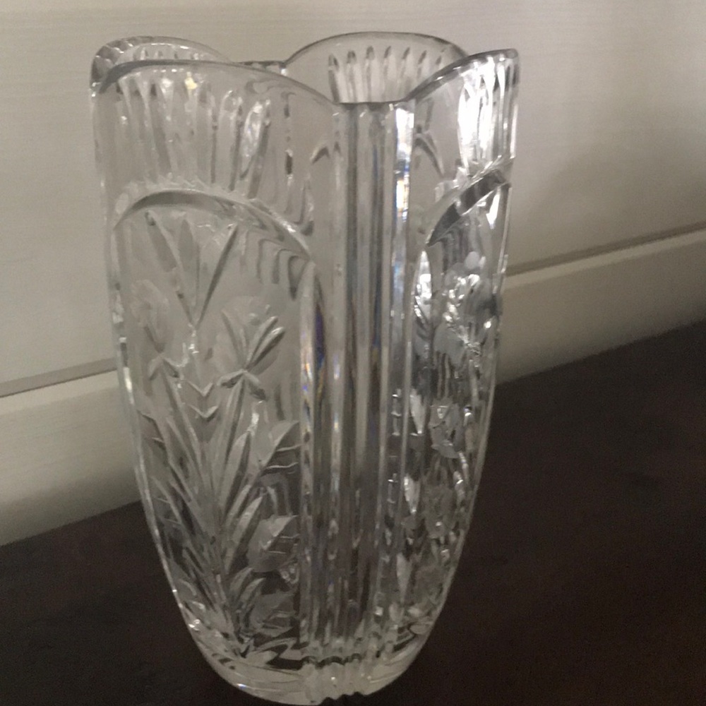Crystal Vase - Picture 15 of 16
